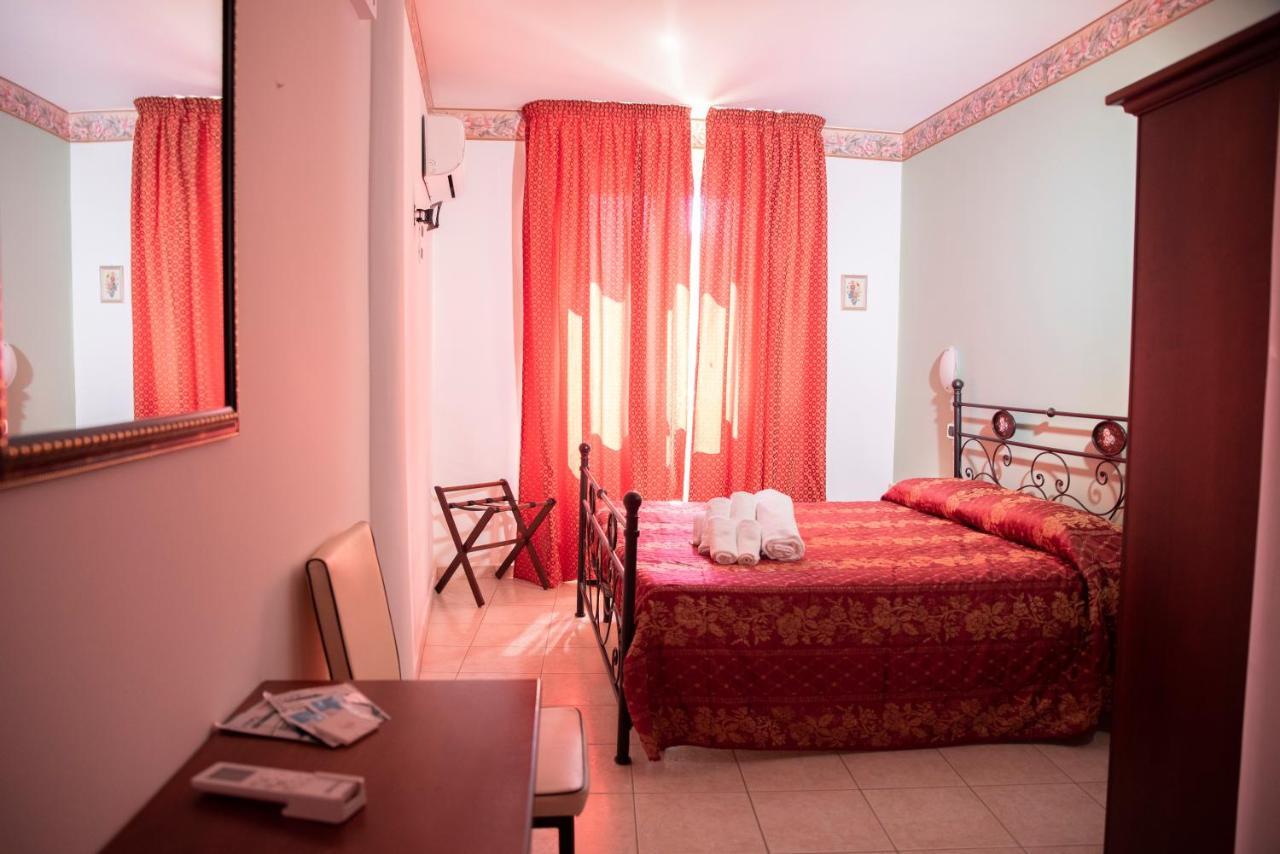 Carlo Five Bed and Breakfast Porto Empedocle Exteriör bild