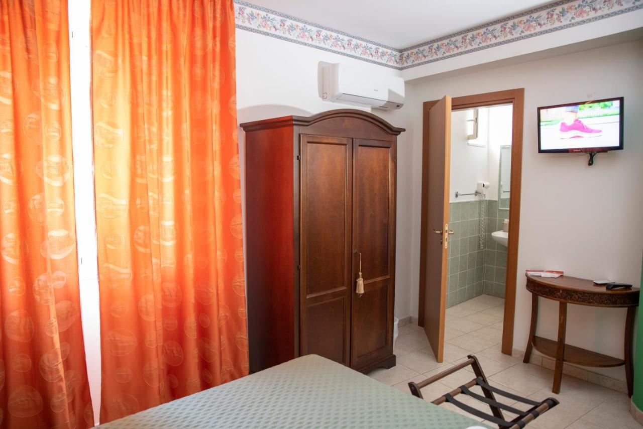 Carlo Five Bed and Breakfast Porto Empedocle Exteriör bild
