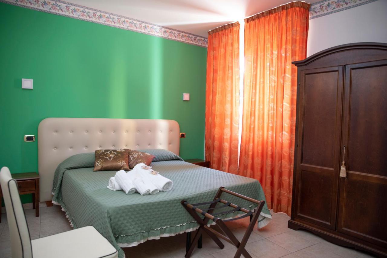 Carlo Five Bed and Breakfast Porto Empedocle Exteriör bild